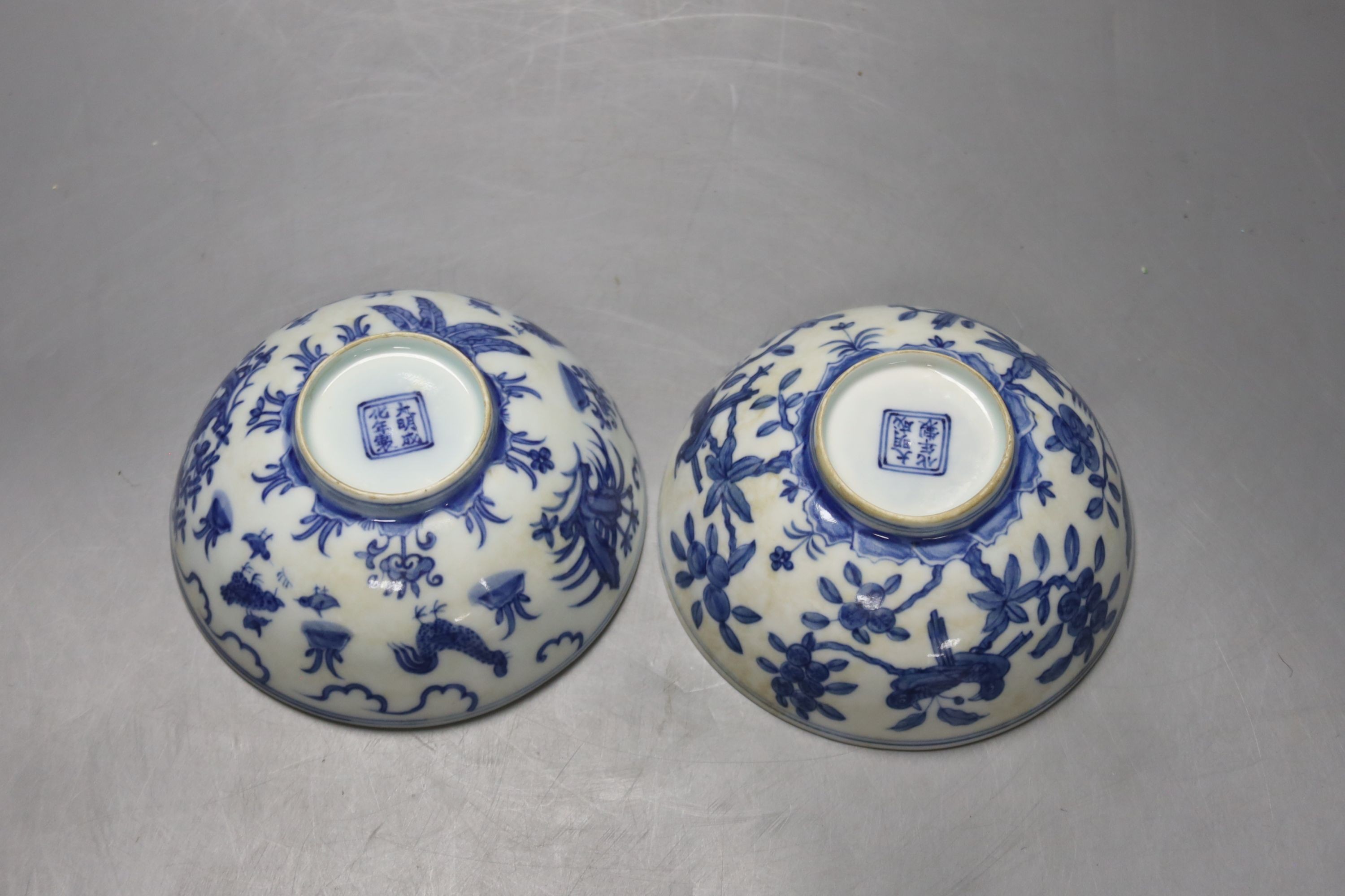 Two Chinese blue and white bowls, diameter 12cm